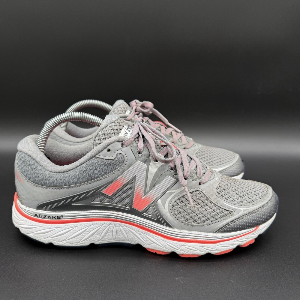 New Balance 940v3 Running Shoes In Gray W/ Pink Highlights On The Side. Size 10